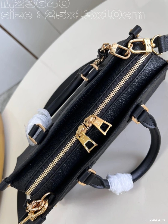 WIS East VUITTON West ONTHEGO LOUIS 0801